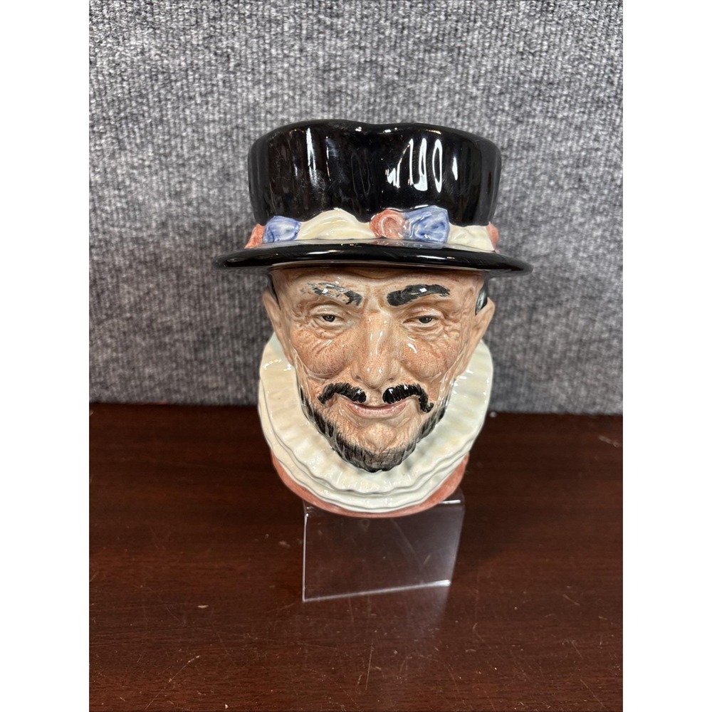 Royal Doulton Large Toby Jug England UK Beefeater D6206 1946 Victoria Store